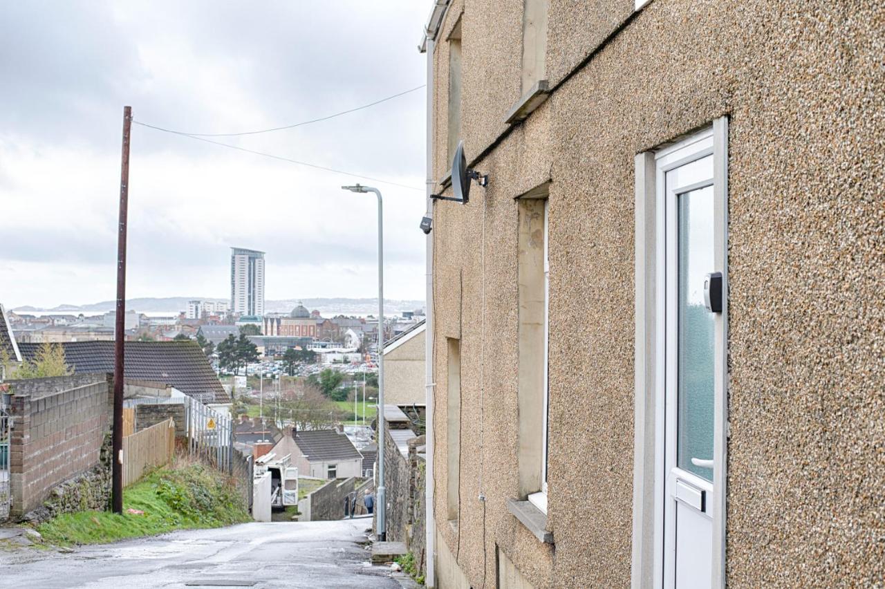 Parking, Smart Tv'S In All Rooms, Central Location Swansea Exterior foto